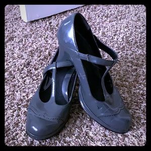 Aerosoles Gray Retro Heels GUC